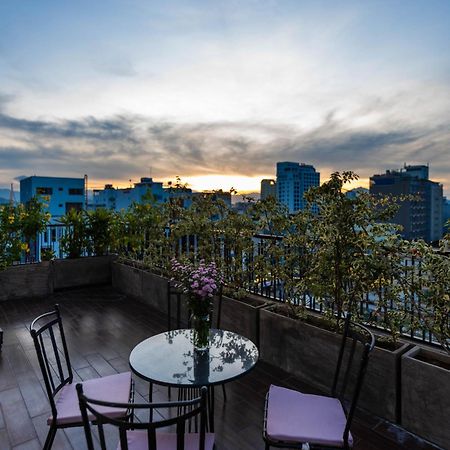 Louis Mo Apartment Da Nang Buitenkant foto